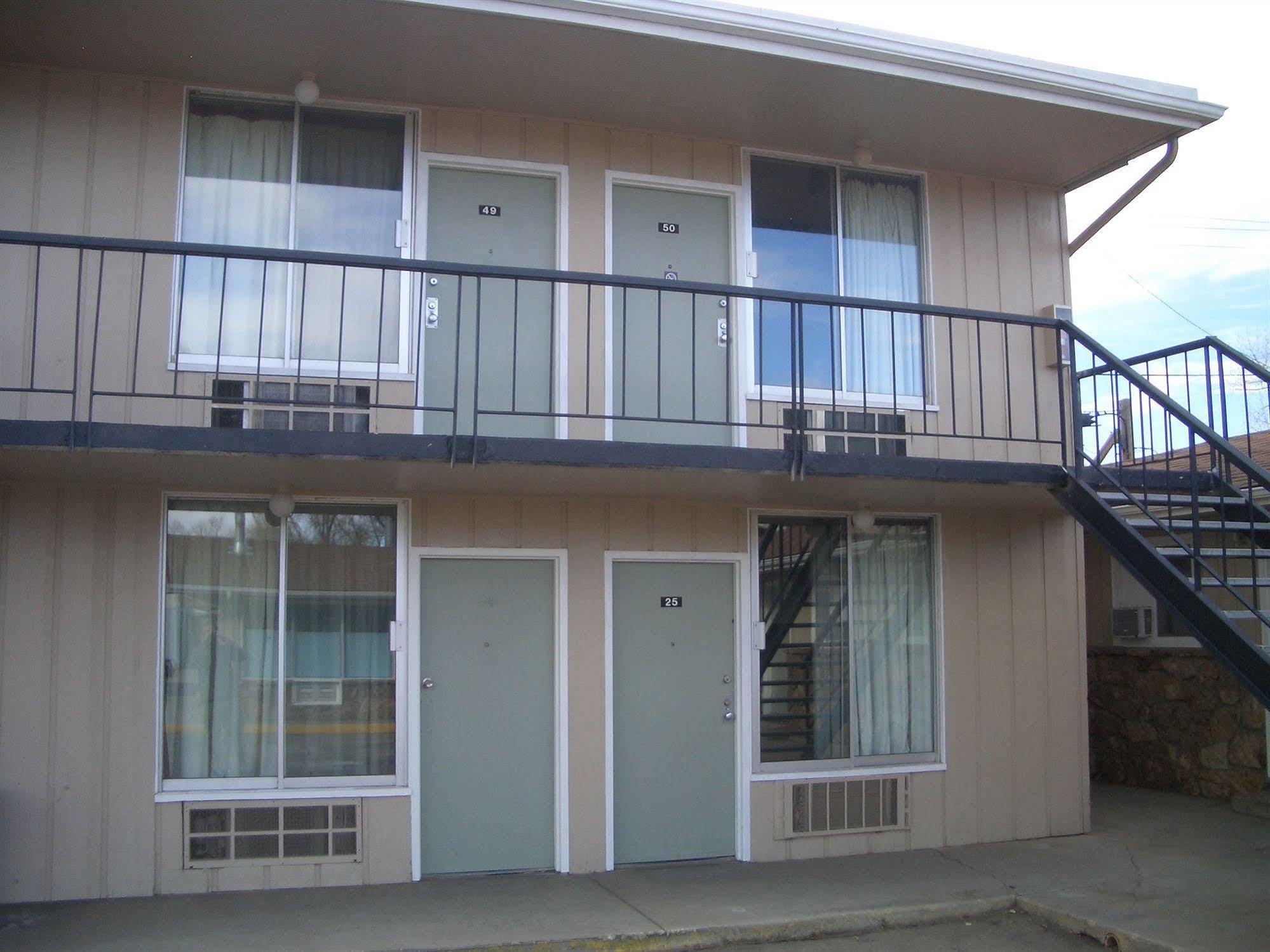 Laramie Valley Inn Ngoại thất bức ảnh